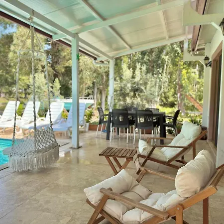 Luxury With Pool In 别墅